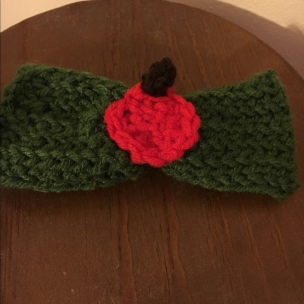 ❤️ 5 for $20 ❤️ Hand made crochet collar bow with apple